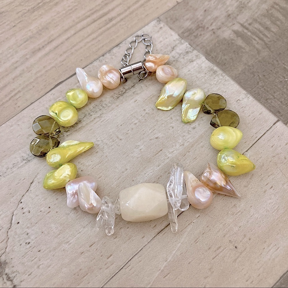 Artisan freshwater pearl beaded bracelet